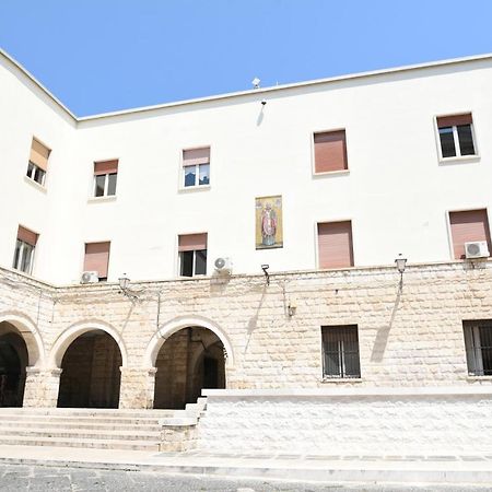 Отель Palazzo Del Carmine Бари Экстерьер фото